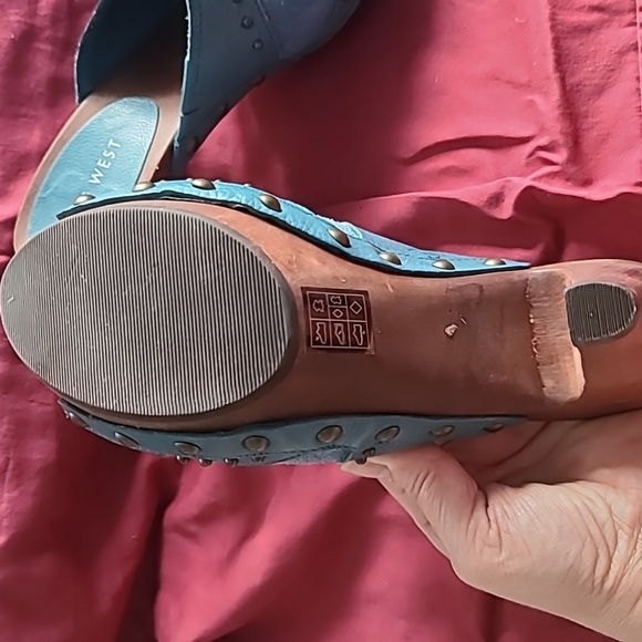 Nine West Teal Heels - Picture 3 of 8